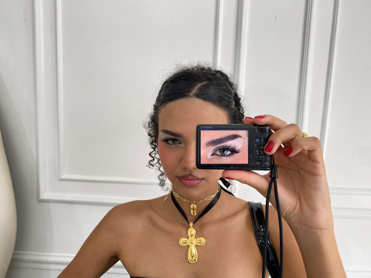 CHOKER MAXIMALISTA CRUZ DORADO