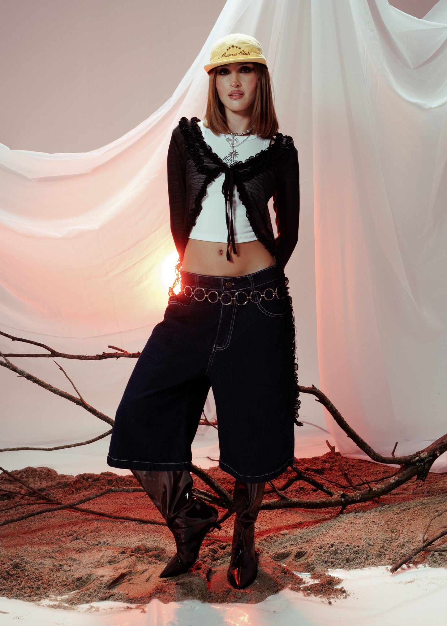 ZENDRA RUFFLE TOP NEGRO
