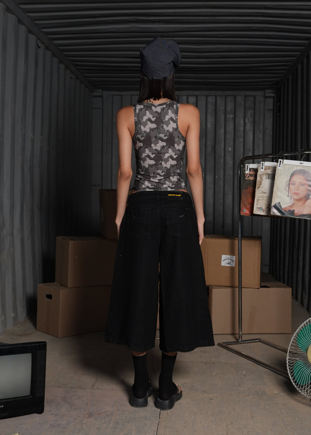 TAILORED JORTS NEGRO