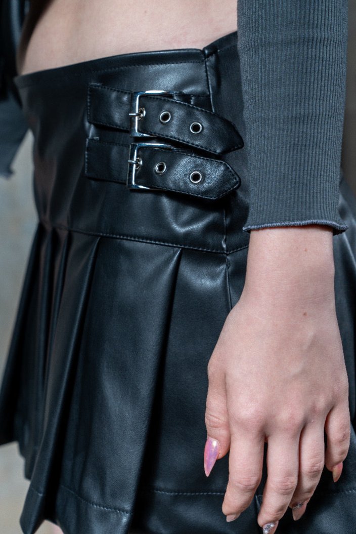 HARLEY MINI SKIRT CUERINA LOW RISE NEGRO