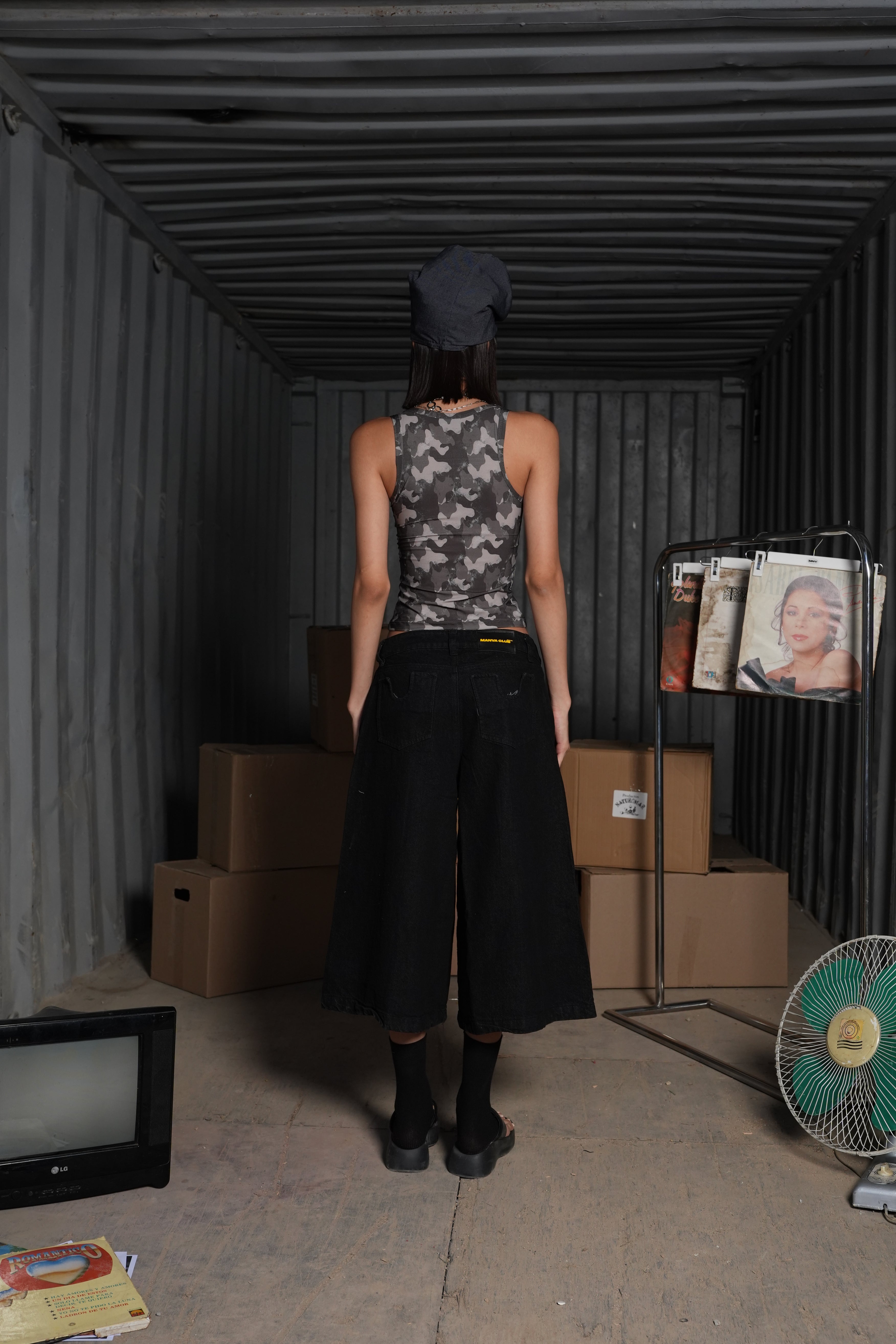 TAILORED JORTS NEGRO