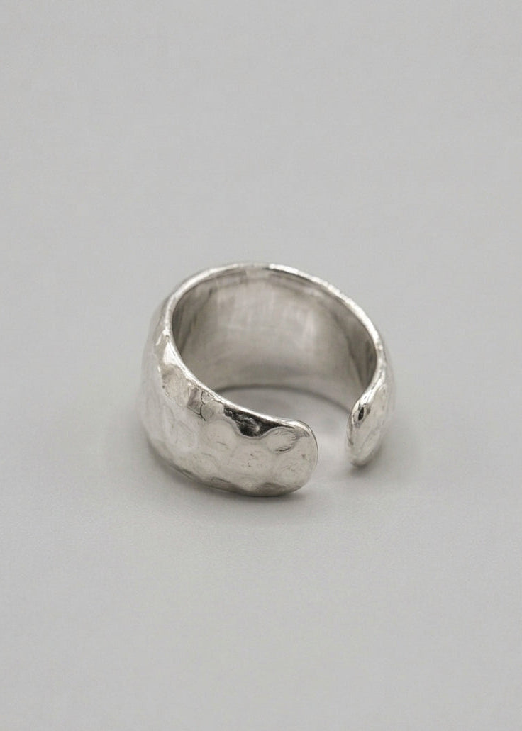 ANILLO BISELADO PLATEADO